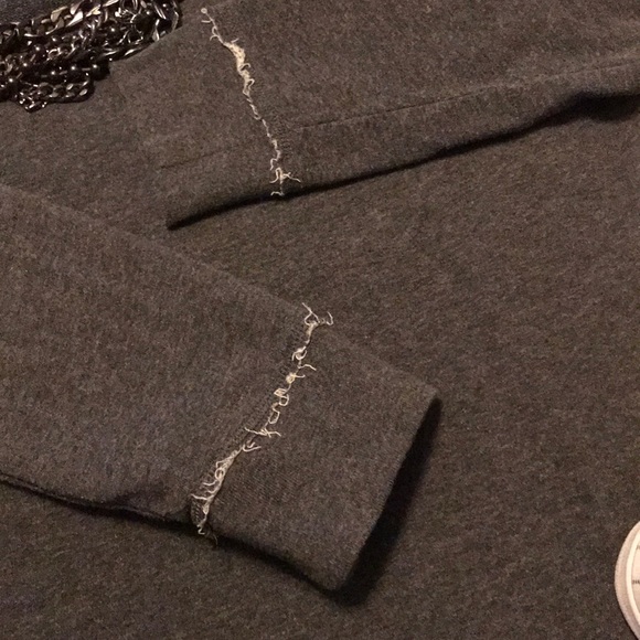 • Aéropostale • raw edge sweatshirt - Picture 2 of 4